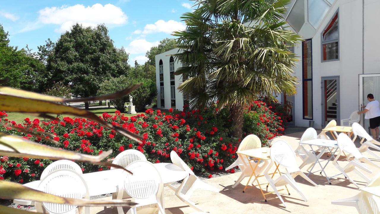 Agape Niort- Hotel